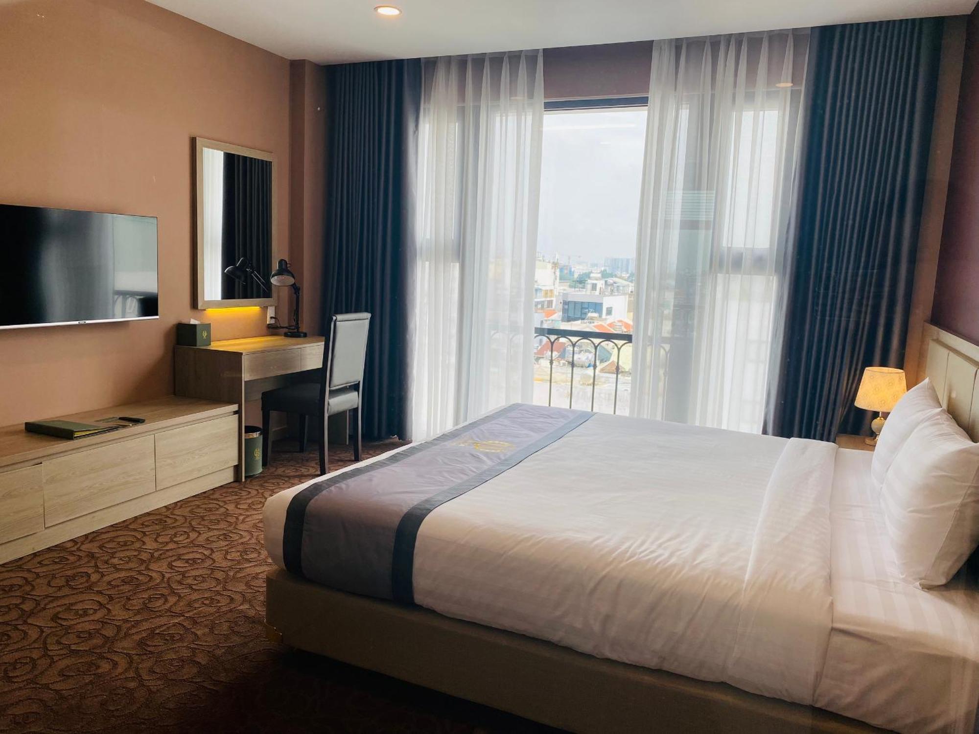 Hera Luxury Hotel Ho Chi Minh City Exterior photo
