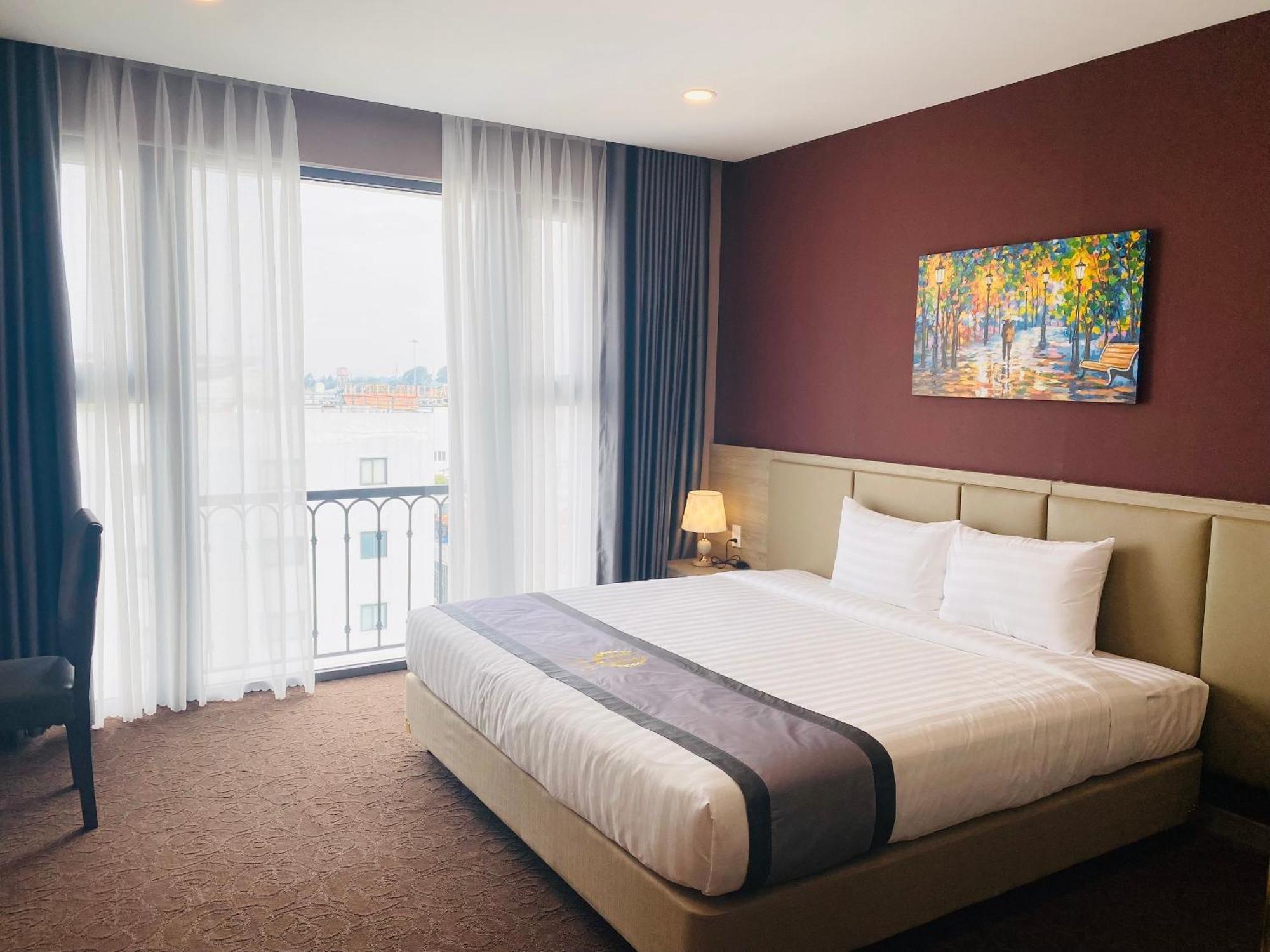 Hera Luxury Hotel Ho Chi Minh City Exterior photo