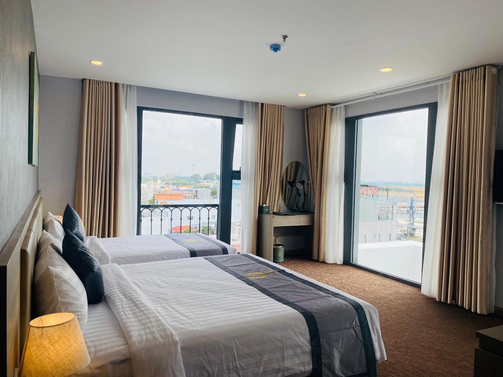 Hera Luxury Hotel Ho Chi Minh City Exterior photo